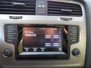 VOLKSWAGEN Golf usata, con Touch screen