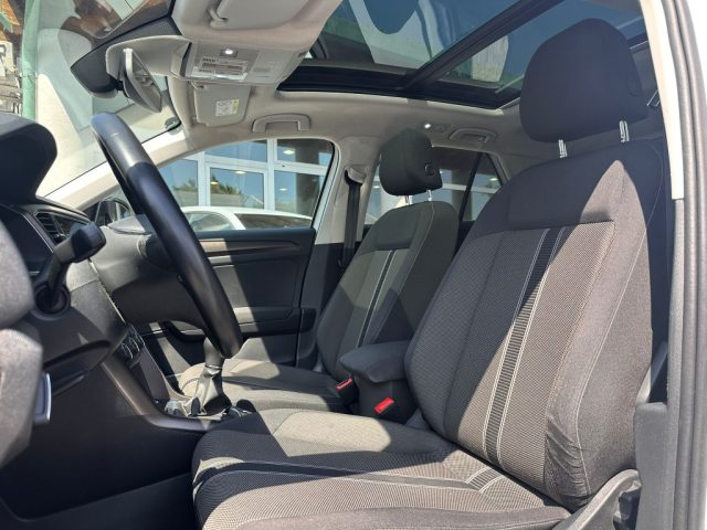 VOLKSWAGEN T-Roc usata, con Autoradio