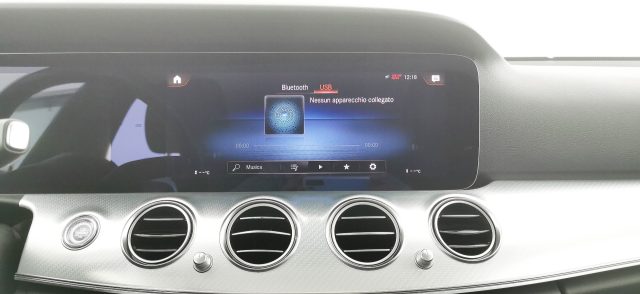 MERCEDES-BENZ E 300 usata, con Telecamera per parcheggio assistito