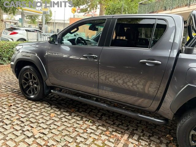 TOYOTA Hilux usata, con Autoradio digitale