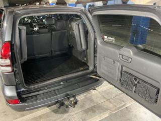 TOYOTA Land Cruiser usata, con Sedile posteriore sdoppiato