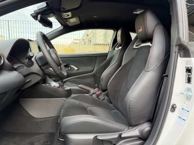 TOYOTA Yaris usata, con ESP