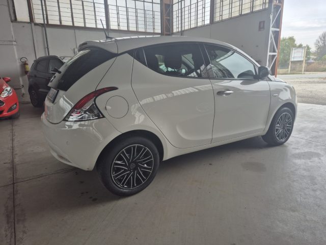 LANCIA Ypsilon usata, con Autoradio