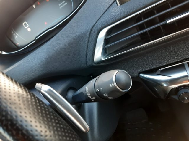 PEUGEOT 3008 usata, con Sistema di navigazione