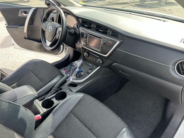 TOYOTA Auris usata 17