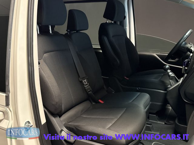 HYUNDAI Staria usata, con Autoradio