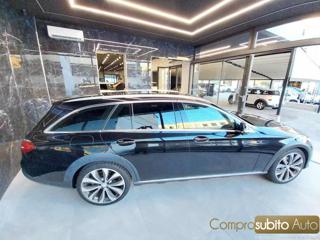 MERCEDES-BENZ E 220 usata, con Chiusura centralizzata