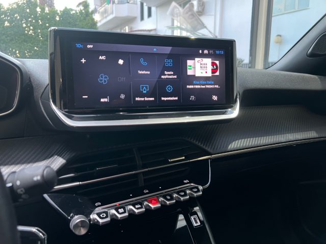 PEUGEOT 2008 usata, con Luci diurne LED