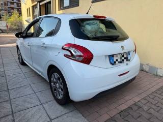 PEUGEOT 208 usata, con Autoradio