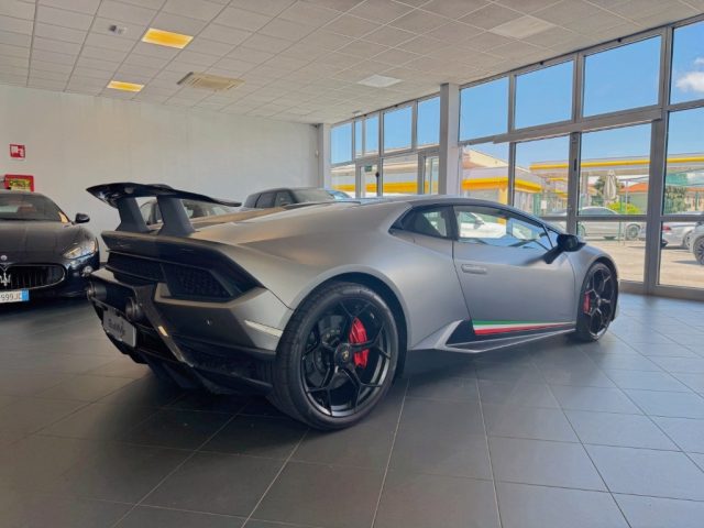 LAMBORGHINI Huracan usata, con Autoradio