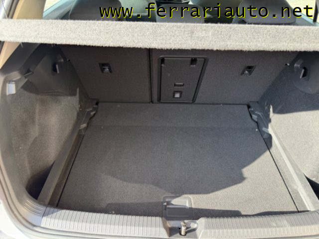 VOLKSWAGEN Golf usata, con Sedile posteriore sdoppiato