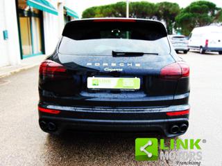 PORSCHE Cayenne usata, con Autoradio