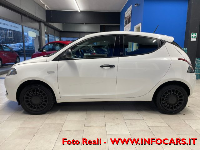 LANCIA Ypsilon usata, con USB