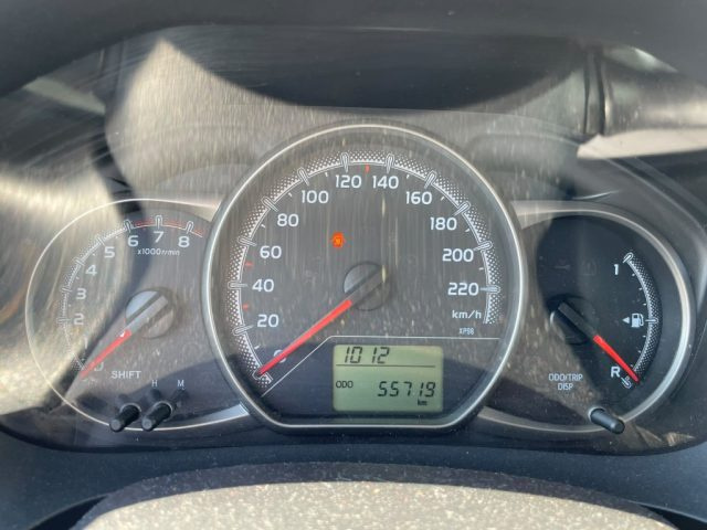 TOYOTA Yaris usata 13
