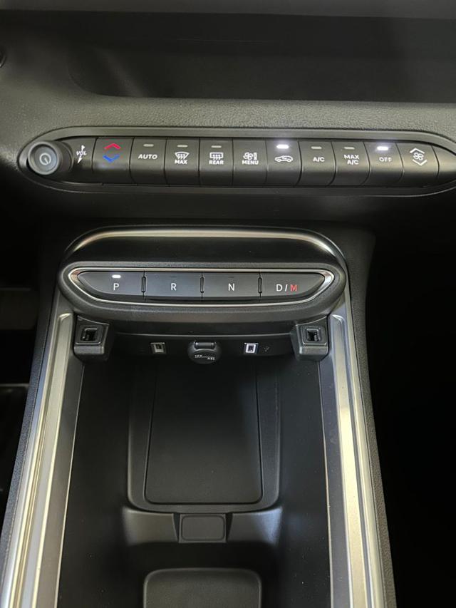 JEEP Avenger usata, con Leve al volante