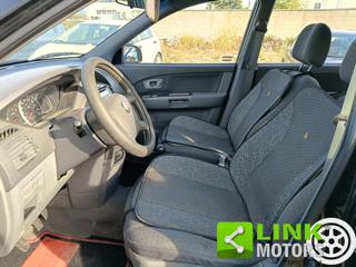 KIA Carens usata, con Sedile posteriore sdoppiato