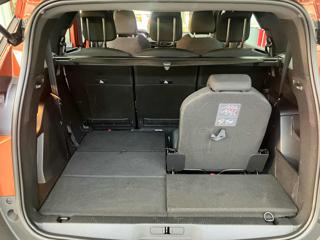 PEUGEOT 5008 usata, con Sedile posteriore sdoppiato
