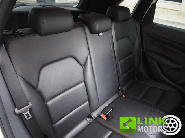 MERCEDES-BENZ B 180 usata, con Tetto panorama