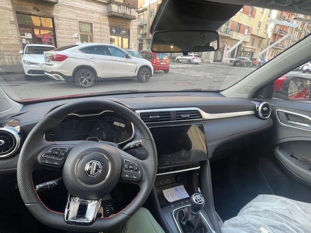 MG ZS usata, con Sensori di parcheggio anteriori