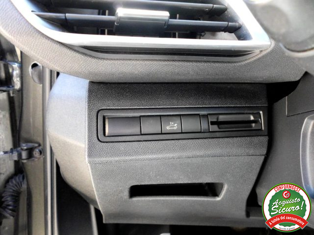 PEUGEOT 3008 usata, con Tettuccio apribile