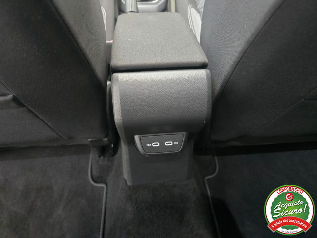 VOLKSWAGEN Taigo usata, con Luci diurne LED