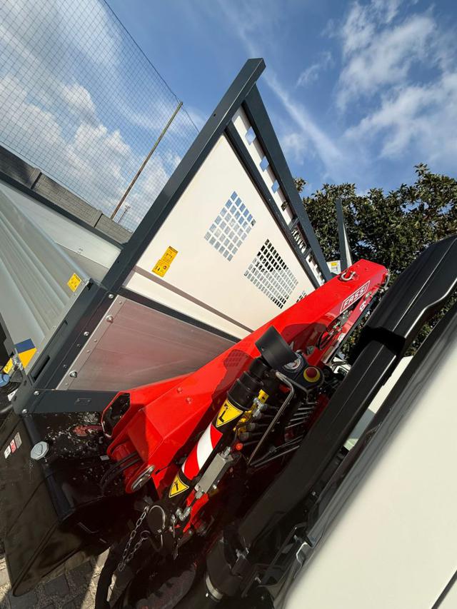 ISUZU M21 usata, con Alzacristalli elettrici