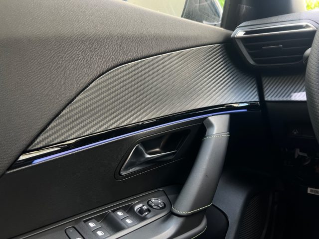 PEUGEOT 2008 usata, con Luci diurne LED