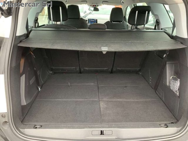 PEUGEOT 5008 usata, con Vetri oscurati