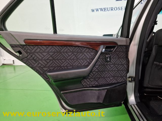 MERCEDES-BENZ C 180 usata 38