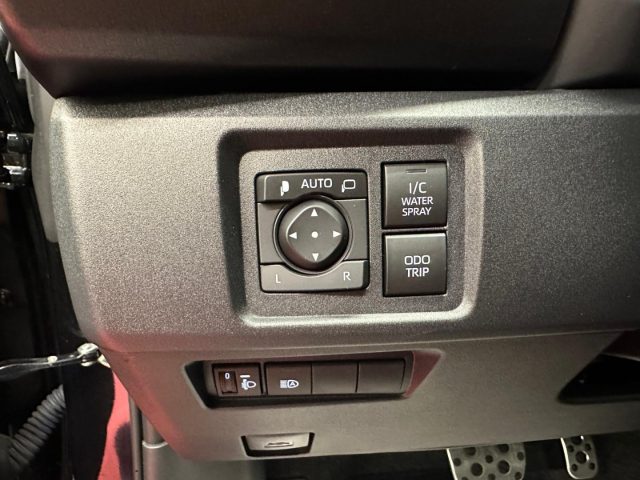 TOYOTA Yaris usata, con ESP