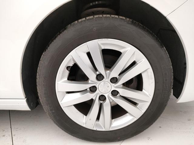 PEUGEOT 308 usata, con Autoradio digitale
