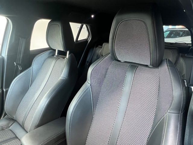 PEUGEOT 2008 usata, con Specchietti laterali elettrici