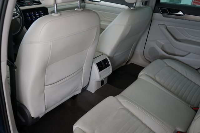 VOLKSWAGEN Passat Variant usata, con Sensore di luce