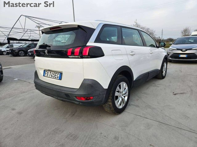 PEUGEOT 5008 usata, con Park Distance Control