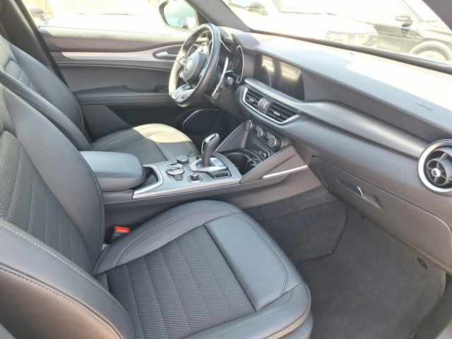 ALFA ROMEO Stelvio usata, con Leve al volante