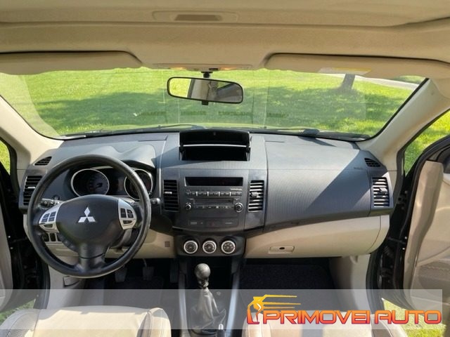 MITSUBISHI Outlander usata, con Fendinebbia