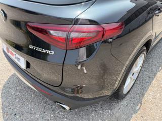 ALFA ROMEO Stelvio usata, con Leve al volante