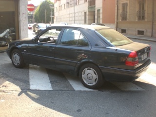 MERCEDES-BENZ C 180 usata, con Alzacristalli elettrici