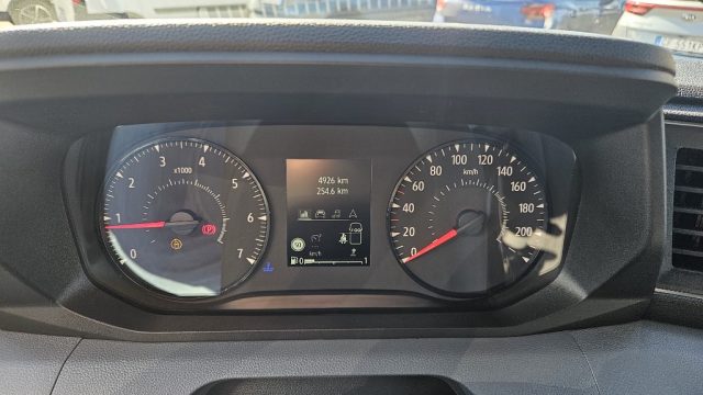 NISSAN Interstar usata, con Autoradio digitale