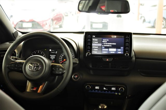 TOYOTA Yaris usata, con Fendinebbia