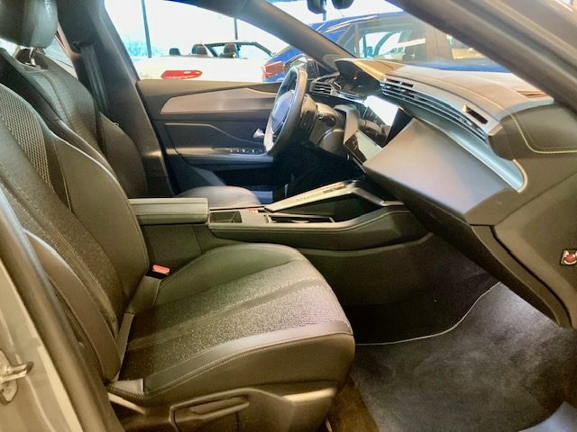 PEUGEOT 308 usata, con Servosterzo