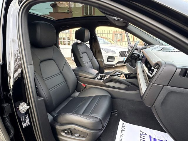 PORSCHE Cayenne usata, con Autoradio
