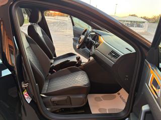 VOLKSWAGEN Taigo usata, con Controllo automatico clima