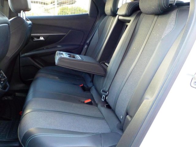 PEUGEOT 3008 usata, con Autoradio digitale
