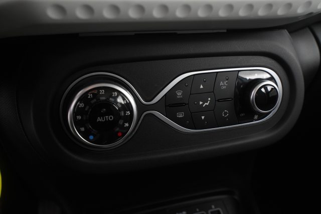 RENAULT Twingo usata 8