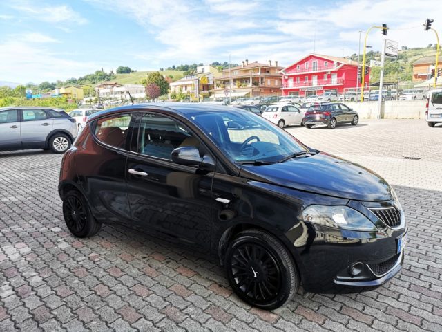 LANCIA Ypsilon usata, con Fendinebbia
