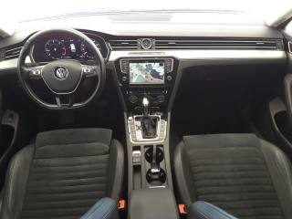 VOLKSWAGEN Passat Variant usata, con Controllo trazione