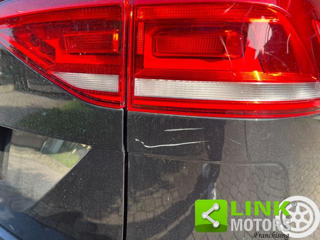 VOLKSWAGEN Touran usata, con Controllo elettronico della corsia