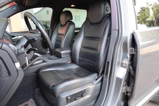 PORSCHE Cayenne usata, con Autoradio
