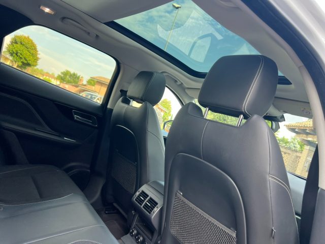 JAGUAR F-Pace usata, con Boardcomputer